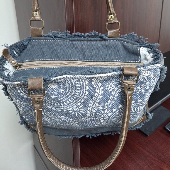 Myra Bag - Picture 2 of 10
